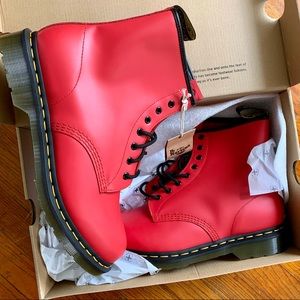 Dr Martens Red NWT